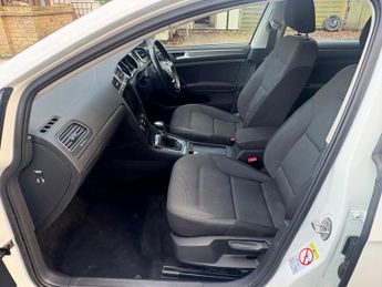 Volkswagen e-Golf 35.8kWh e-Golf Auto 5dr