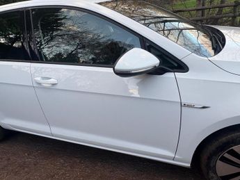 Volkswagen e-Golf 35.8kWh e-Golf Auto 5dr