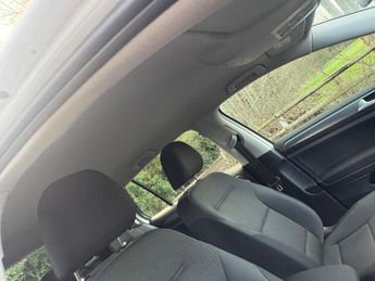 Volkswagen e-Golf 35.8kWh e-Golf Auto 5dr