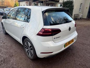 Volkswagen e-Golf 35.8kWh e-Golf Auto 5dr