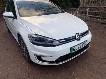 Volkswagen e-Golf 35.8kWh e-Golf Auto 5dr