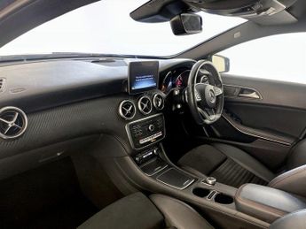 Mercedes-Benz A Class 1.6 A180 AMG Line (Premium) 7G-DCT Euro 6 (s/s) 5dr