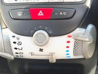 Toyota AYGO 1.0 VVT-i Move MultiMode Euro 5 5dr