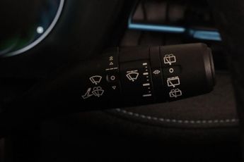 MG MG5 61.1kWh Trophy Long Range Auto 5dr