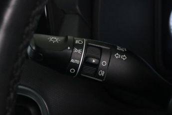 Hyundai KONA 64kWh Premium Auto 5dr (10.5kW Charger)