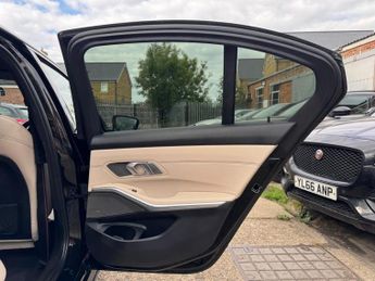 BMW 3 Series 3.0 330d M Sport Auto Euro 6 (s/s) 4dr