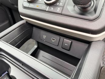 Land Rover Defender 110 3.0 D250 MHEV X-Dynamic HSE Auto 4WD Euro 6 (s/s) 5dr