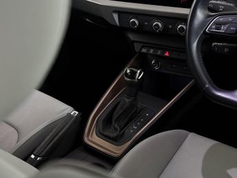 Audi A1 1.5 TFSI 35 S line Contrast Edition Sportback S Tronic Euro 6 (s