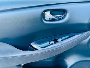 Nissan Leaf 30kWh Acenta Auto 5dr