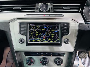 Volkswagen Passat 2.0 TDI BlueMotion Tech SE Business DSG Euro 6 (s/s) 5dr