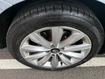 Volkswagen Passat 2.0 TDI BlueMotion Tech Highline DSG Euro 5 (s/s) 5dr