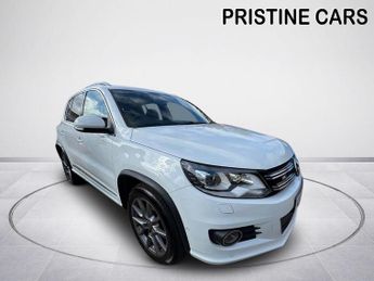 Volkswagen Tiguan 2.0 TDI BlueMotion Tech R-Line DSG 4WD Euro 5 (s/s) 5dr (Nav)