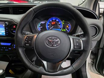 Toyota Yaris 1.5 VVT-h Sport E-CVT Euro 6 5dr