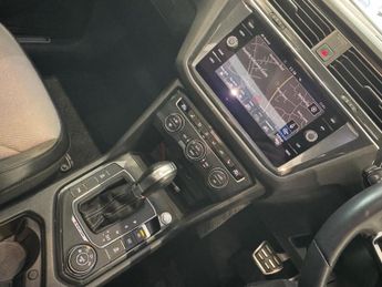 Volkswagen Tiguan 2.0 TSI R-Line SUV 5dr Petrol DSG 4Motion Euro 6 (s/s) (180 ps)