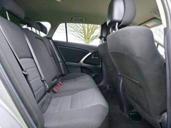 Toyota Avensis 1.8 V-Matic TR Tourer Multidrive S Euro 5 5dr