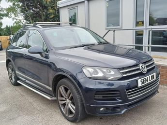 Volkswagen Touareg 3.0 TDI V6 BlueMotion Tech R-Line Tiptronic 4WD Euro 5 (s/s) 5dr