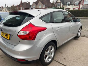 Ford Focus 1.6 Zetec Navigator Powershift Euro 5 5dr