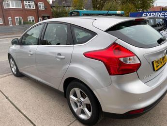 Ford Focus 1.6 Zetec Navigator Powershift Euro 5 5dr