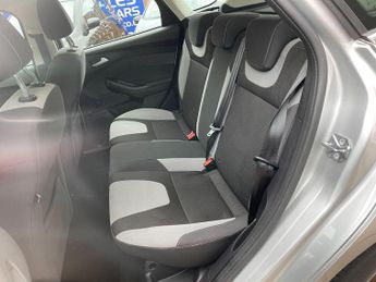 Ford Focus 1.6 Zetec Navigator Powershift Euro 5 5dr