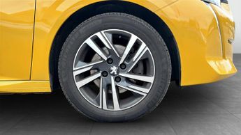 Peugeot 208 Allure Premium + Ptch Ss A