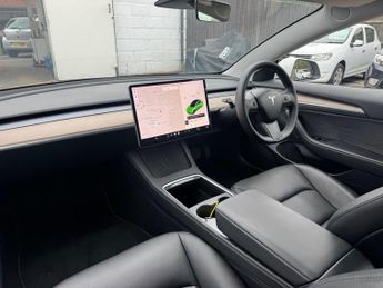 Tesla Model 3 Standard Range Plus Auto RWD 4dr