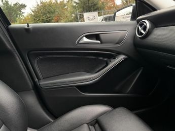 Mercedes-Benz A Class 2.1 A200d Sport (Premium) 7G-DCT Euro 6 (s/s) 5dr