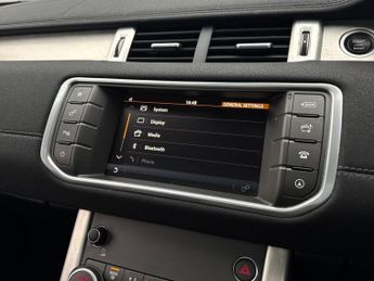 Land Rover Range Rover Evoque 2.0 TD4 SE Tech Auto 4WD Euro 6 (s/s) 5dr