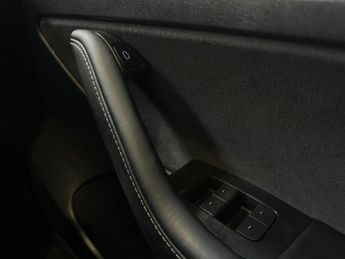 Tesla Model 3 Auto RWD 4dr