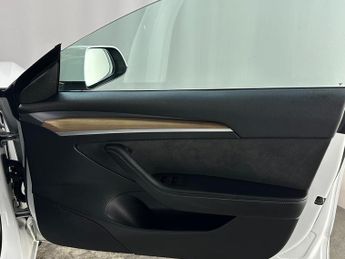 Tesla Model 3 Auto RWD 4dr
