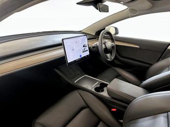 Tesla Model 3 Standard Range Plus Auto RWD 4dr