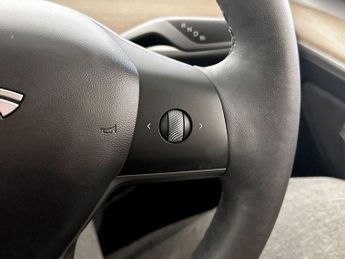 Tesla Model 3 Standard Range Plus Auto RWD 4dr