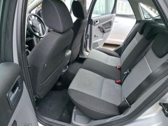 Ford Focus 1.8 Zetec 5dr