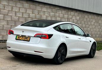 Tesla Model 3 Standard Range Plus Auto RWD 4dr