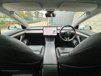 Tesla Model 3 Standard Range Plus Auto RWD 4dr