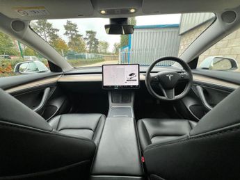 Tesla Model 3 Standard Range Plus Auto RWD 4dr