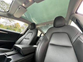 Tesla Model 3 Standard Range Plus Auto RWD 4dr