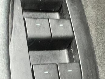 Tesla Model 3 Standard Range Plus Auto RWD 4dr