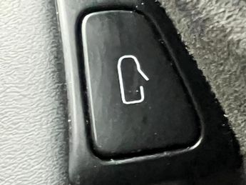 Tesla Model 3 Standard Range Plus Auto RWD 4dr