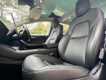 Tesla Model 3 Standard Range Plus Auto RWD 4dr