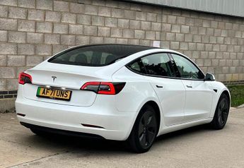 Tesla Model 3 Standard Range Plus Auto RWD 4dr