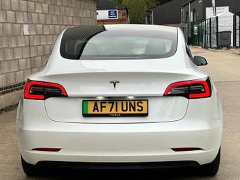Tesla Model 3 Standard Range Plus Auto RWD 4dr