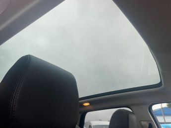 Land Rover Range Rover Evoque 2.2 SD4 Pure Auto 4WD Euro 5 (s/s) 5dr