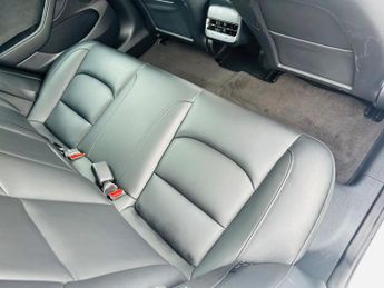 Tesla Model 3 Auto RWD 4dr