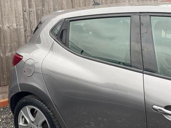 Renault Clio 1.5 dCi Dynamique MediaNav EDC Euro 5 5dr