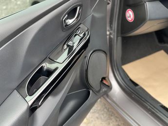 Renault Clio 1.5 dCi Dynamique MediaNav EDC Euro 5 5dr