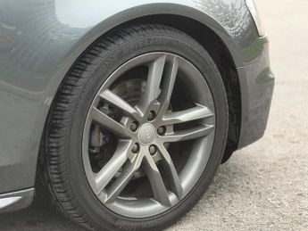 Audi A4 Avant 2.0 TDI S line Multitronic Euro 5 (s/s) 5dr