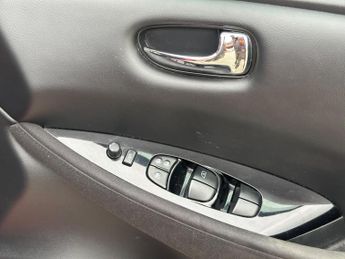 Nissan Leaf 24kWh Acenta Auto 5dr
