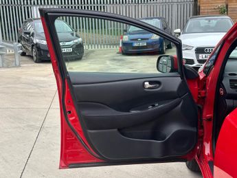 Nissan Leaf 24kWh Acenta Auto 5dr