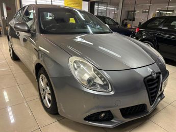 Alfa Romeo Giulietta 1.6 JTDM-2 Lusso Euro 5 (s/s) 5dr