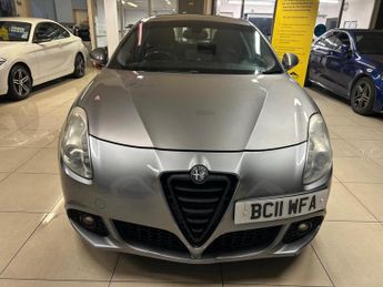 Alfa Romeo Giulietta 1.6 JTDM-2 Lusso Euro 5 (s/s) 5dr